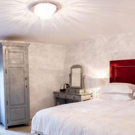 Bed and Breakfast Crondon Park Сток Экстерьер фото
