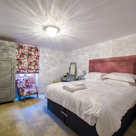 Bed and Breakfast Crondon Park Сток Экстерьер фото